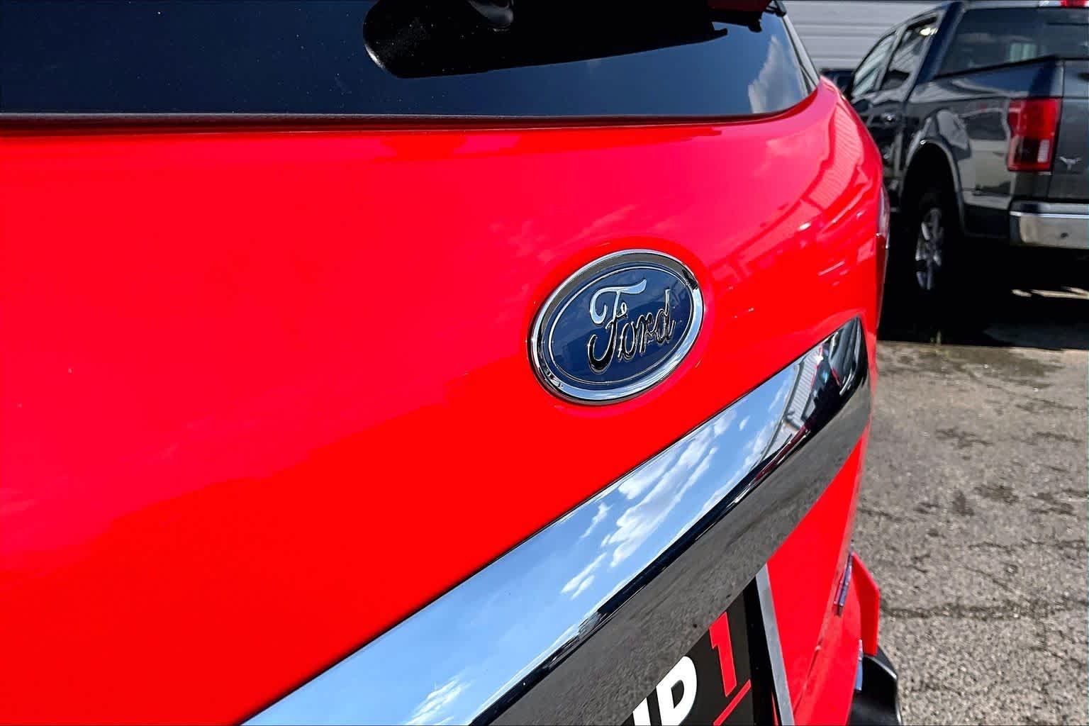 Used 2020 Race Red Ford Titanium image 31