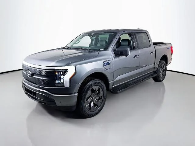 2025 Ford F-150 Lightning Flash - Photo 38