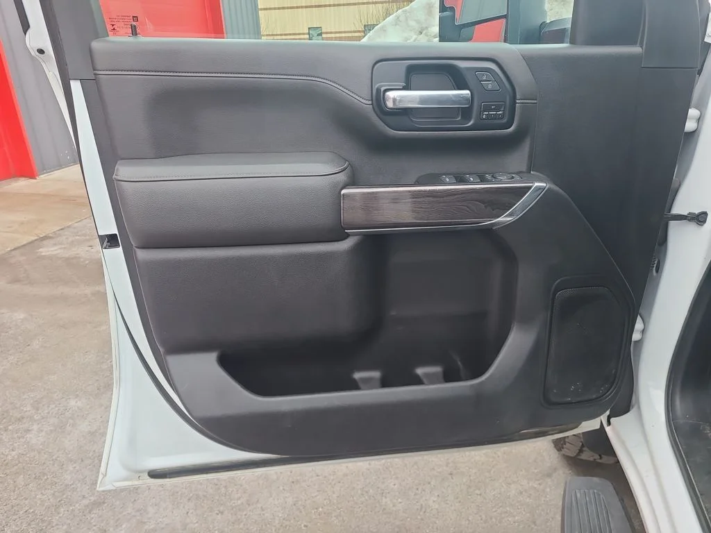 Used 2022 White Chevrolet LTZ image 22