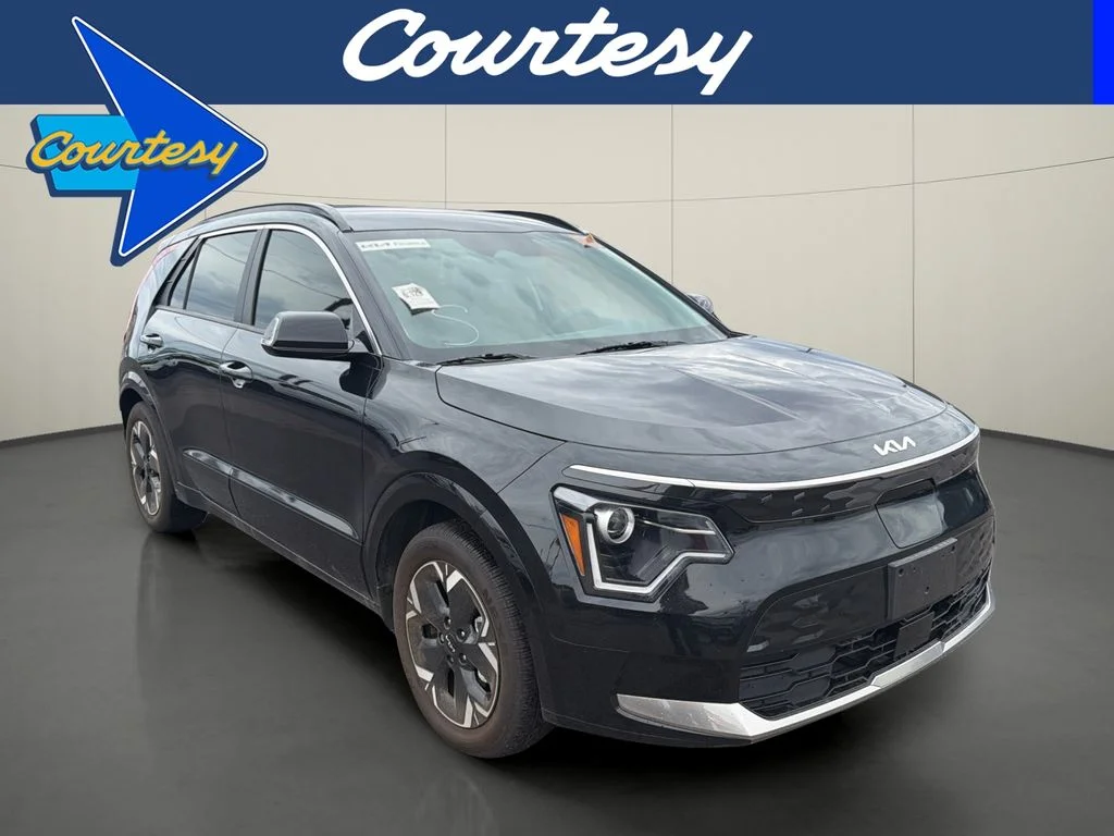 Used 2025 Black Kia Wind image 1