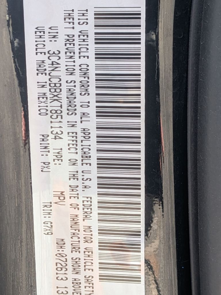 Used 2019 Black Jeep Latitude image 27
