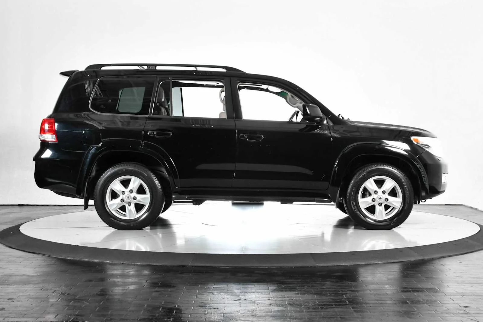 Used 2011 Black Toyota  image 7