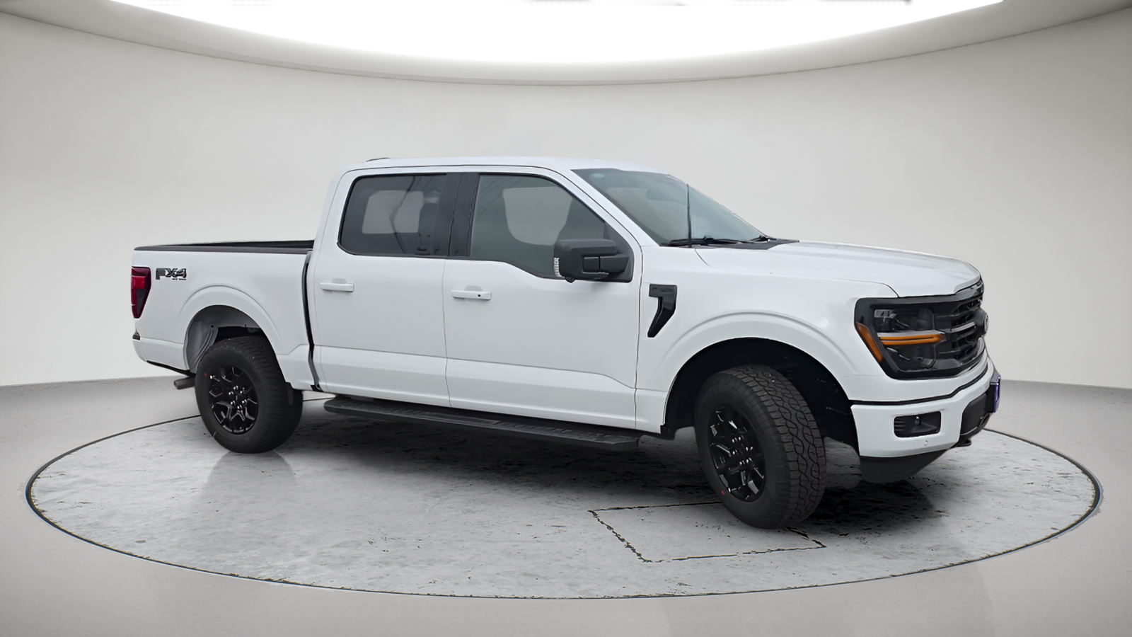 New 2026 Oxford White Ford XLT image 4