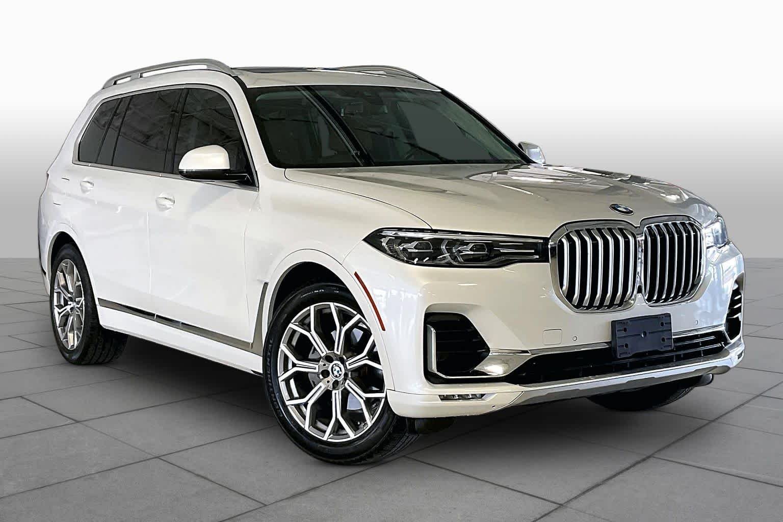 Used 2020 Mineral White Metallic BMW xDrive40i image 2