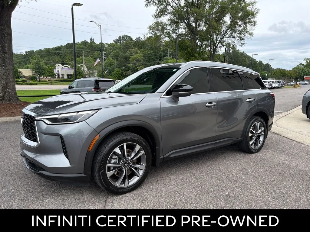 Certified Used 2023 Graphite Shadow INFINITI LUXE image 10