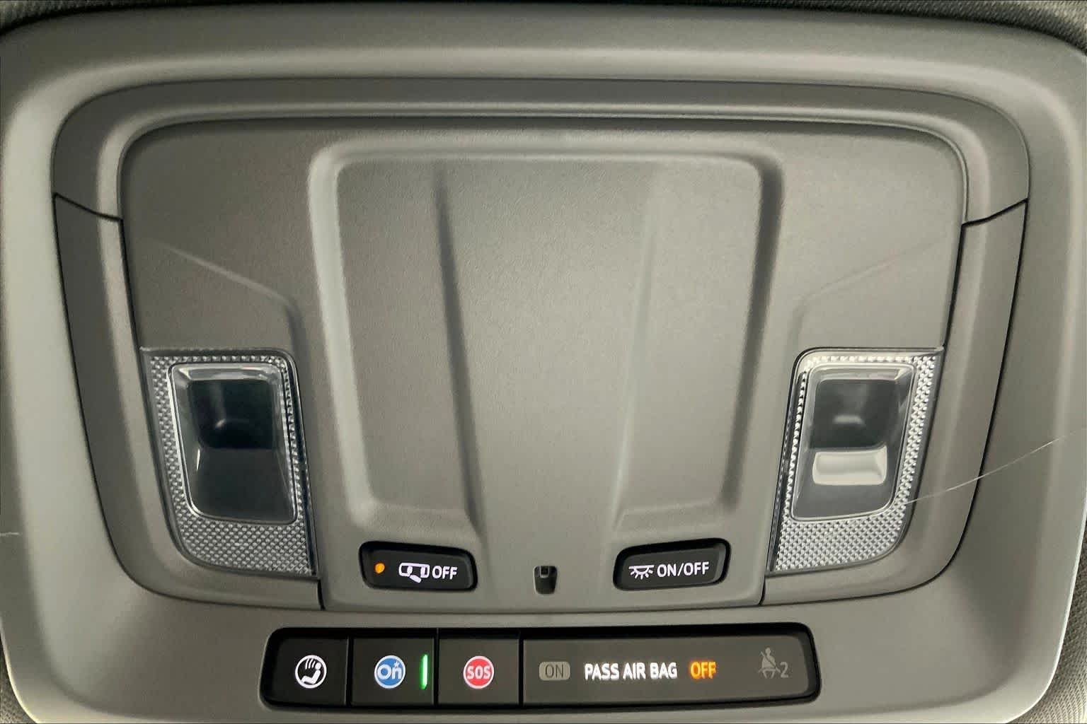Used 2024 Onyx Black GMC Elevation image 35