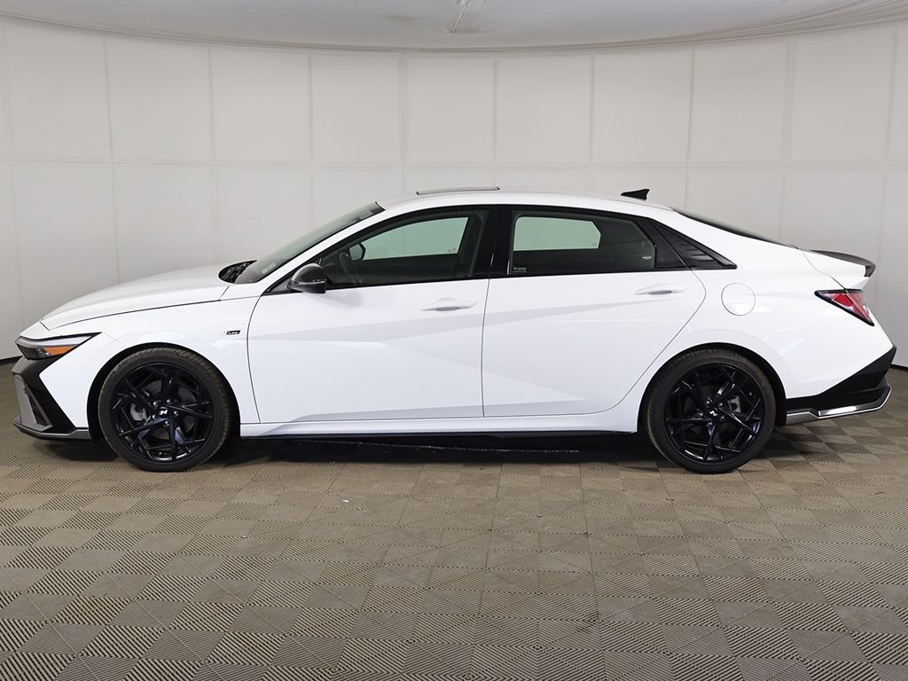 2025 Hyundai Elantra N Line - Photo 15