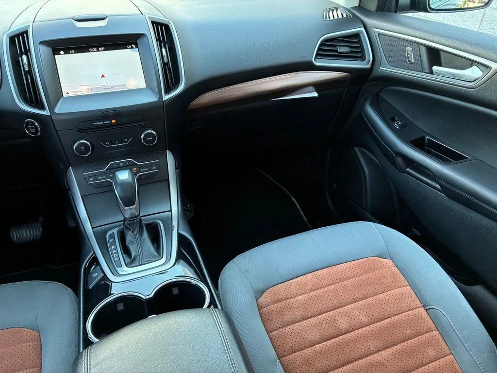 Used 2018 Shadow Black Ford SEL image 12