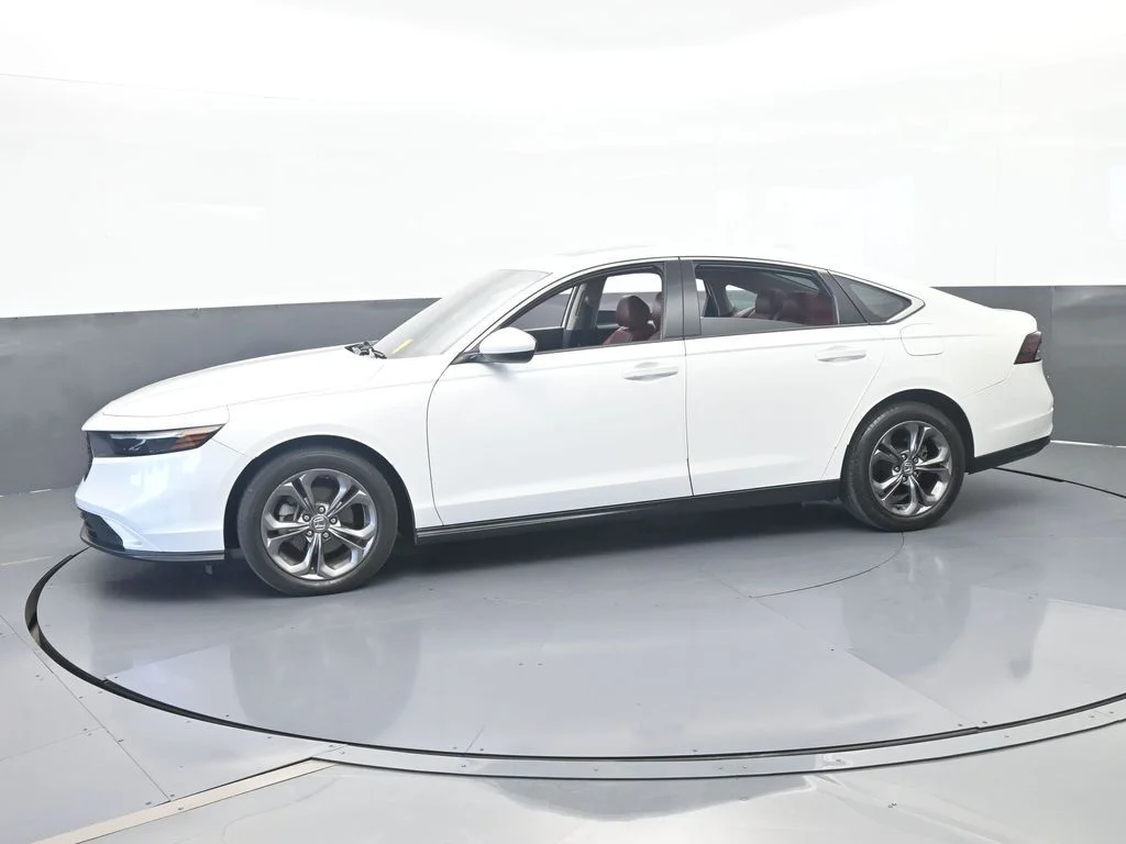 Used 2023 Platinum White Pearl Honda EX image 2