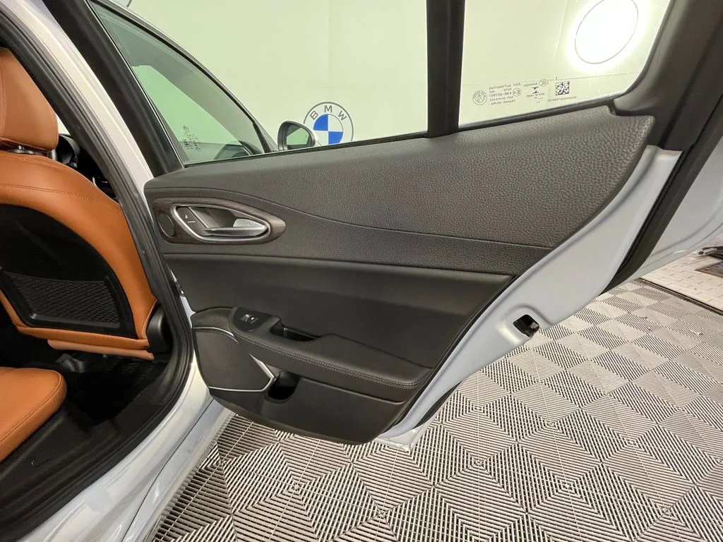 Used 2022 Gray Alfa Romeo Ti image 22