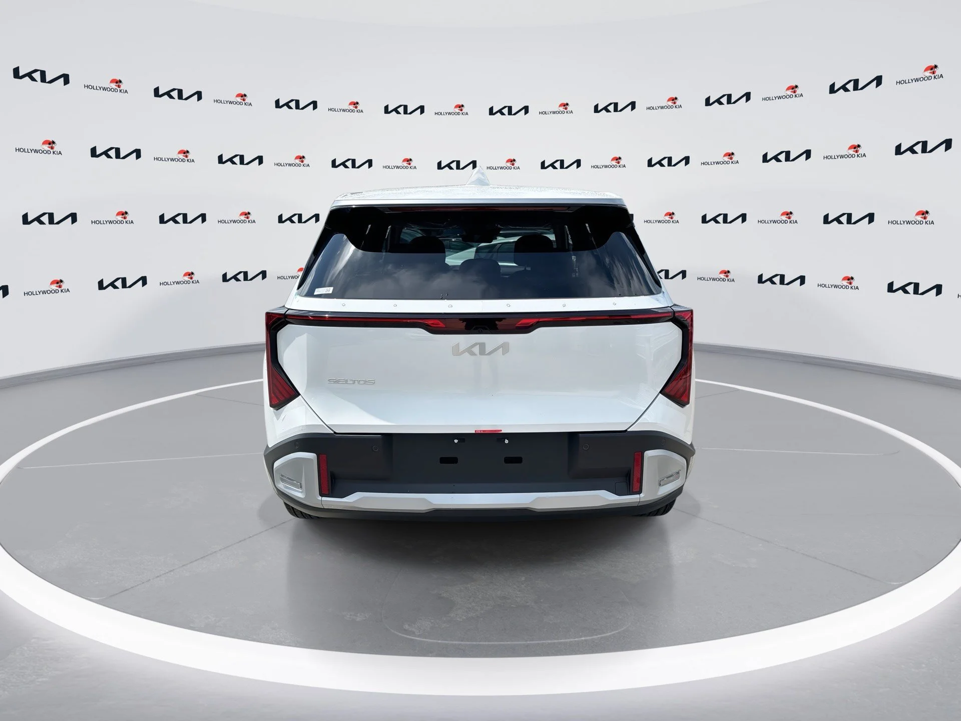 New 2027 Snow White Pearl Kia LX image 7