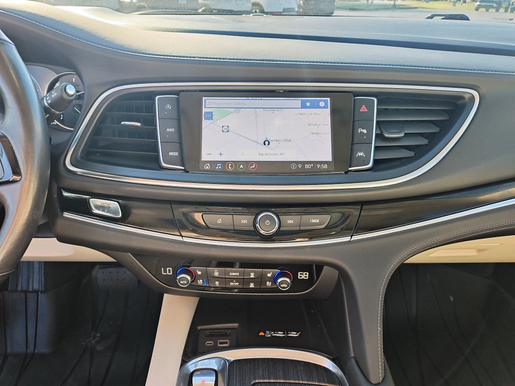 Used 2022 White Buick Avenir image 21