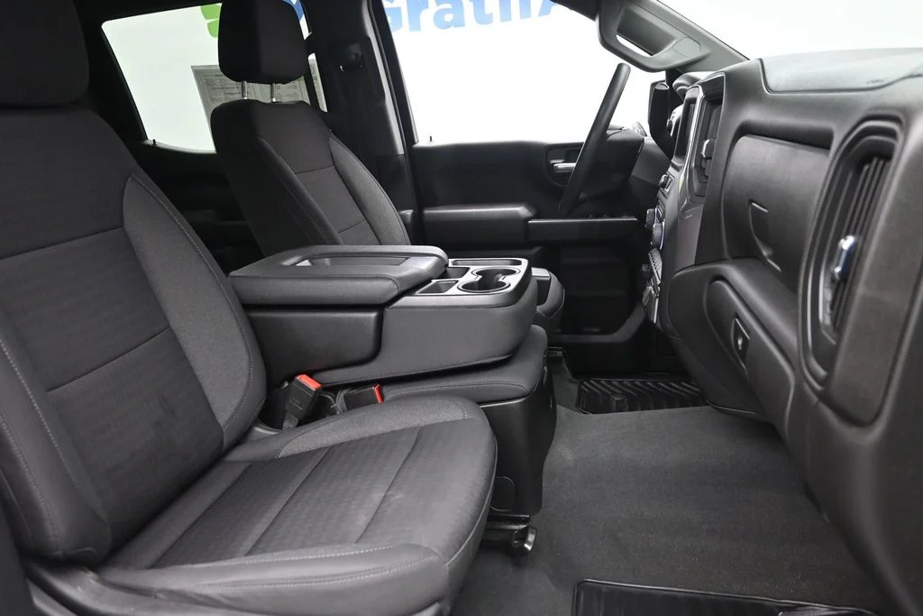 Used 2023 White Chevrolet Custom image 9