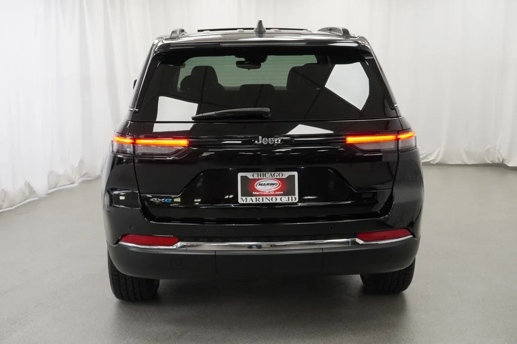 Used 2022 Black Jeep 4xe image 11
