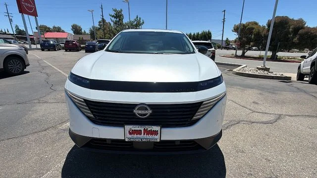 New 2026 White Nissan SL image 8