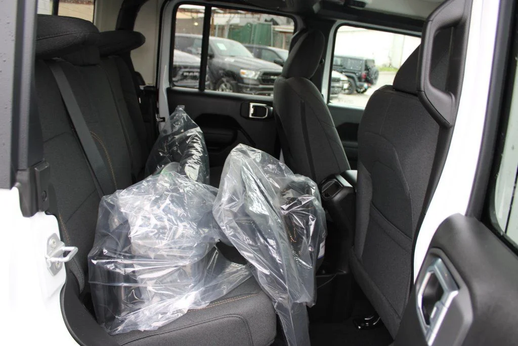 New 2026 Bright White Clear-Coat Exterior Paint Jeep Sport S image 26
