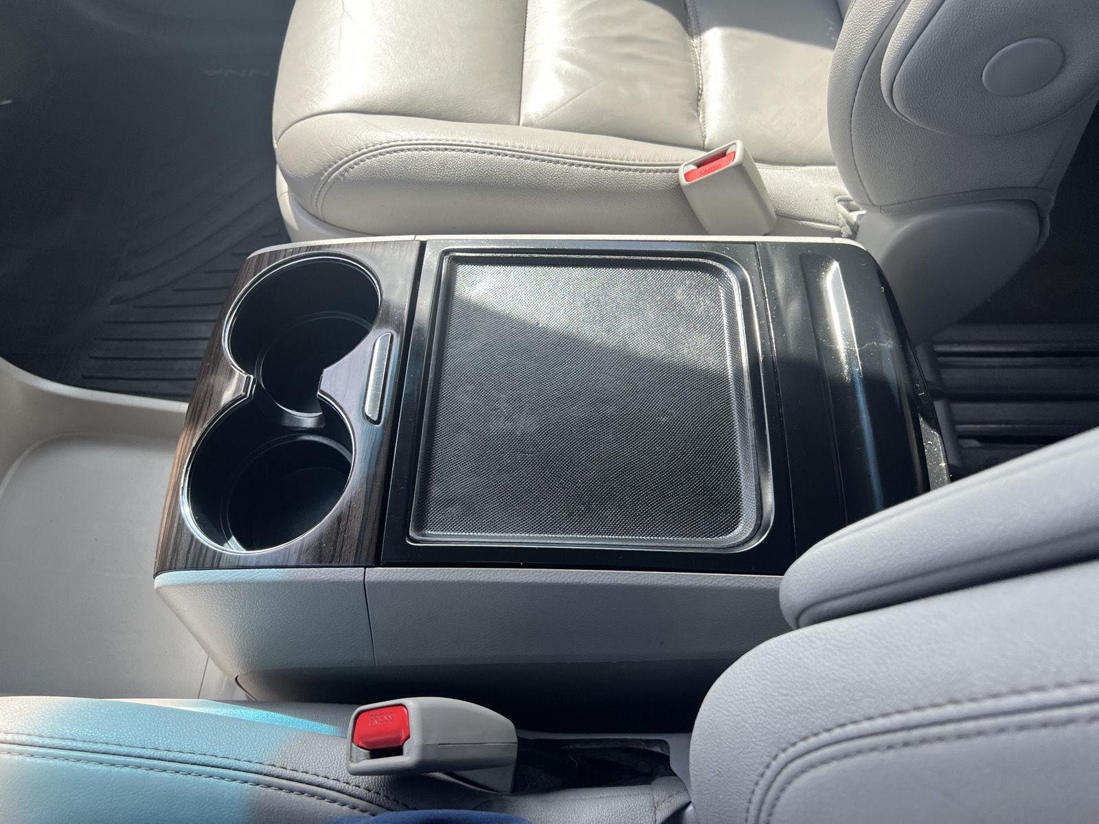2016 Toyota Sienna XLE - Photo 27
