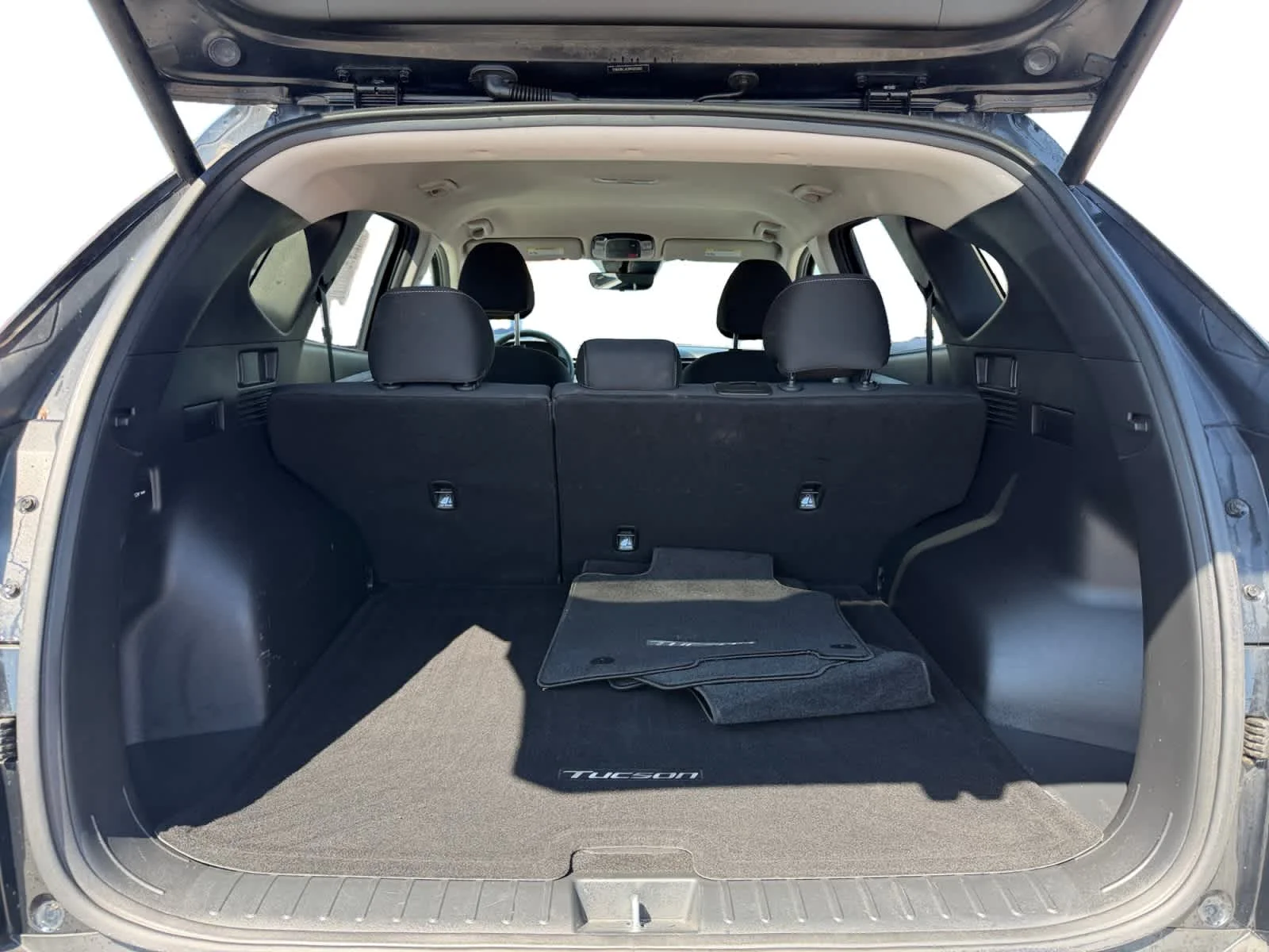 Used 2023 Phantom Black Hyundai SEL image 19