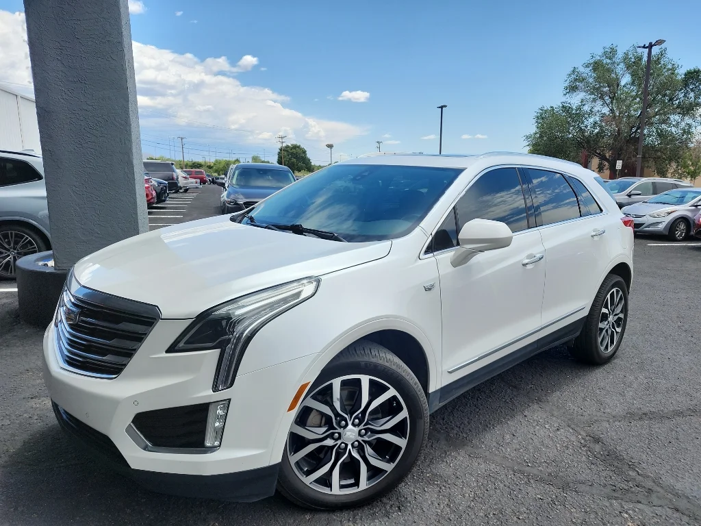 Used 2019 Crystal White Tricoat Cadillac Premium Luxury AWD image 32