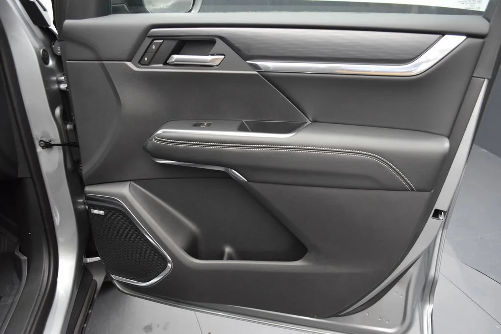 New 2026 Sterling Metallic GMC Elevation image 38