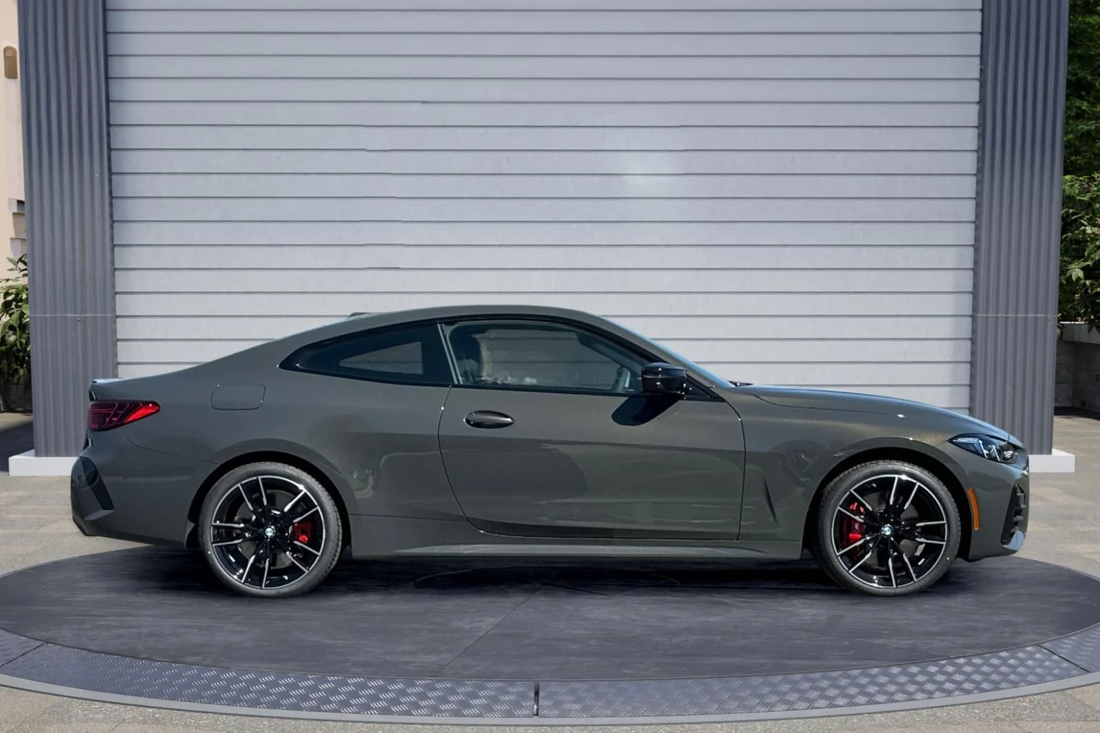 New 2027 Dravit Grey Metallic BMW M440i xDrive image 3