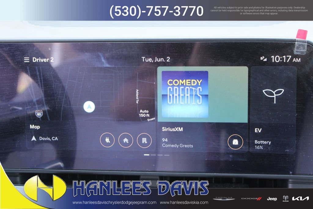 Used 2024 White Hyundai SEL image 23
