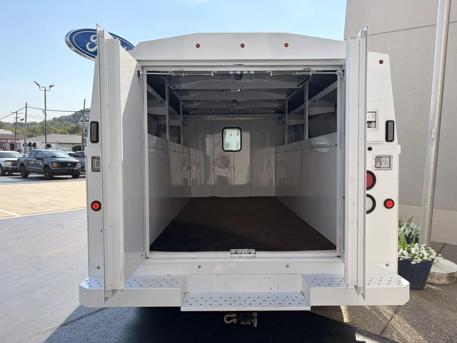 Used 2013 White Ford  image 9