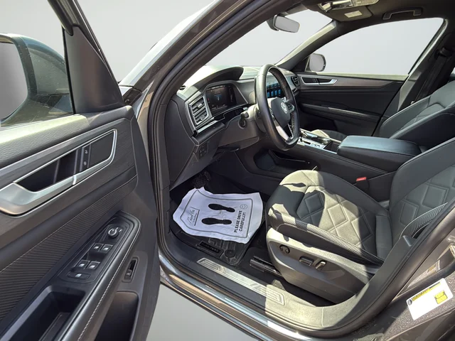 Used 2024 Gray Volkswagen 2.0T SE w/Technology image 34