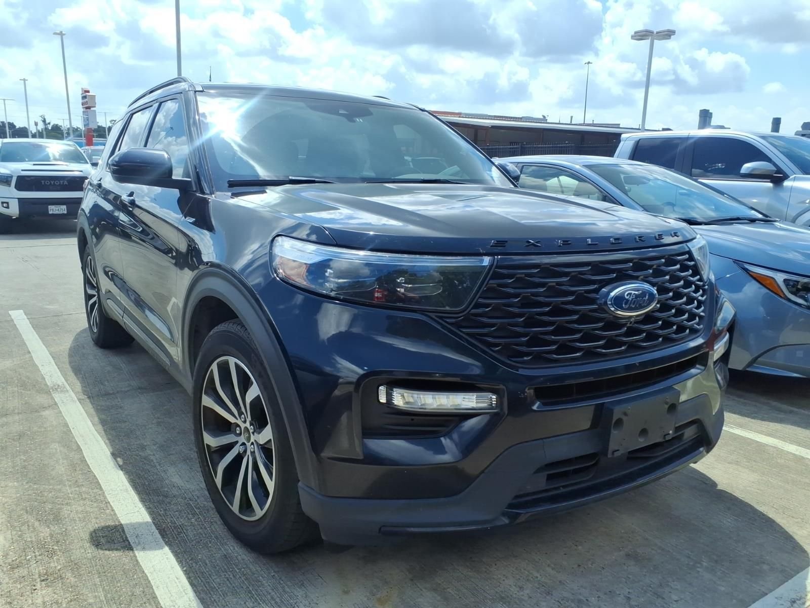 2022 Ford Explorer ST-LINE RWD's photo