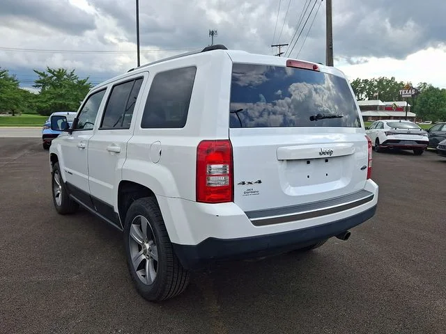 Used 2017 White Jeep Latitude image 8