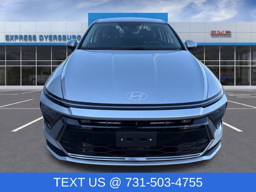 Used 2025 Silver Hyundai SEL image 2