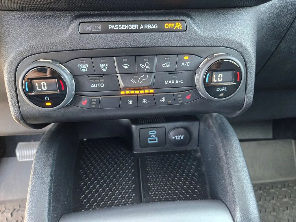 Used 2021  Ford Outer Banks image 18