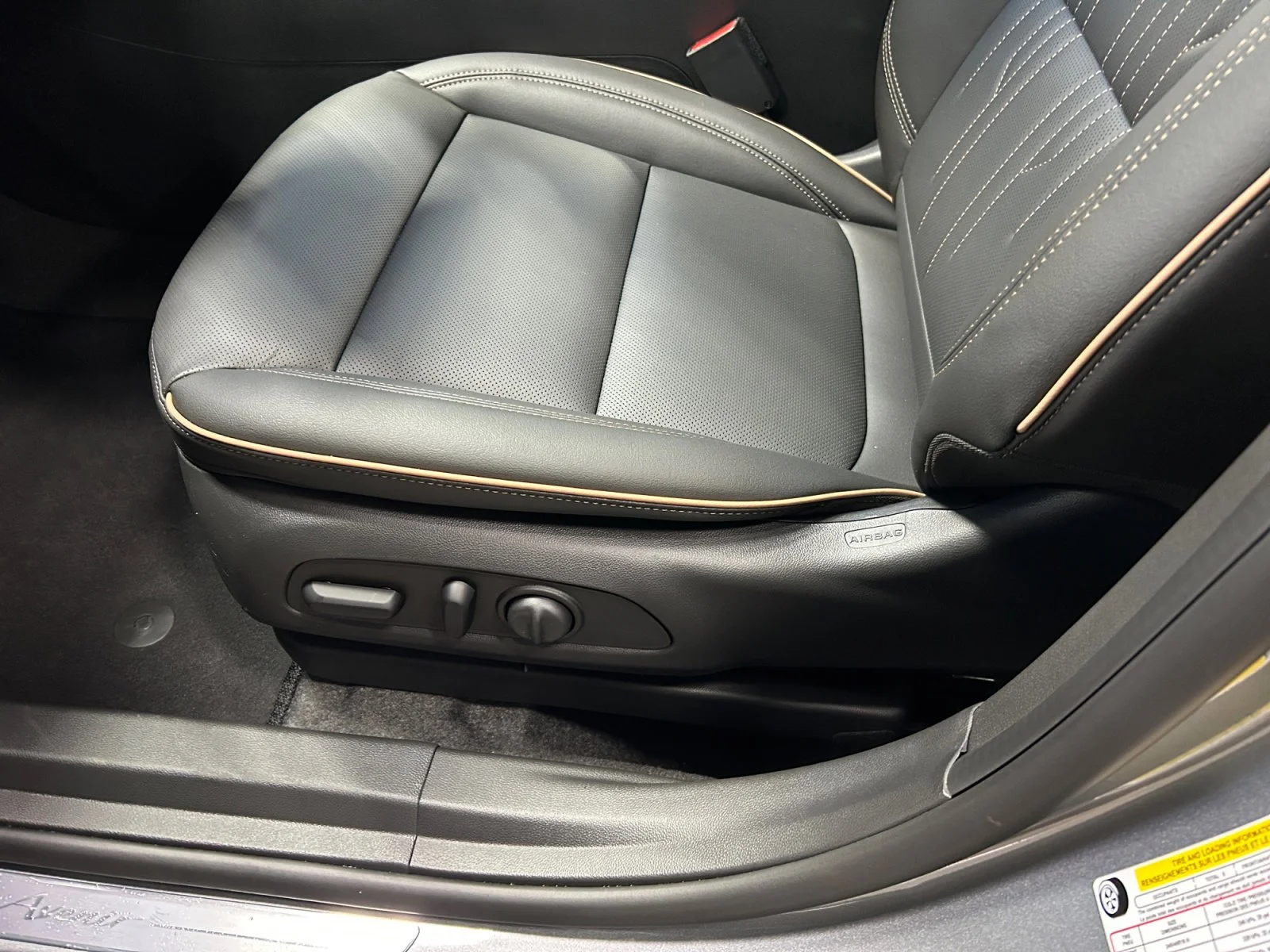 New 2026 Moonstone Grey Metallic Buick Avenir image 15