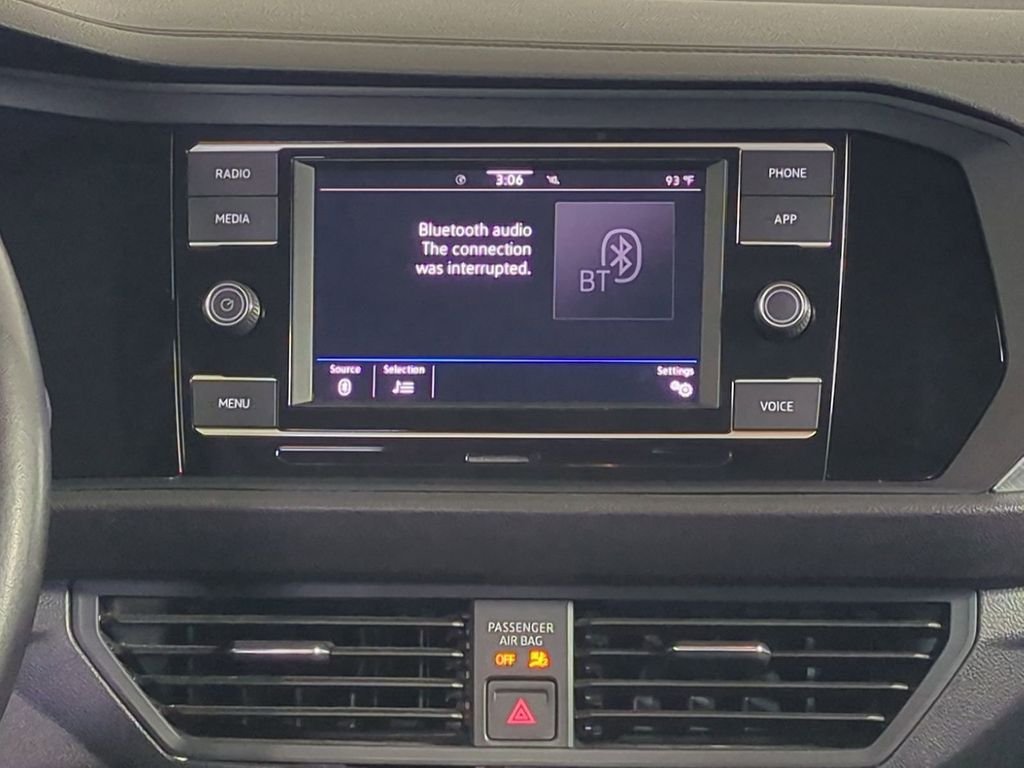 2024 Volkswagen Jetta SE - Photo 18