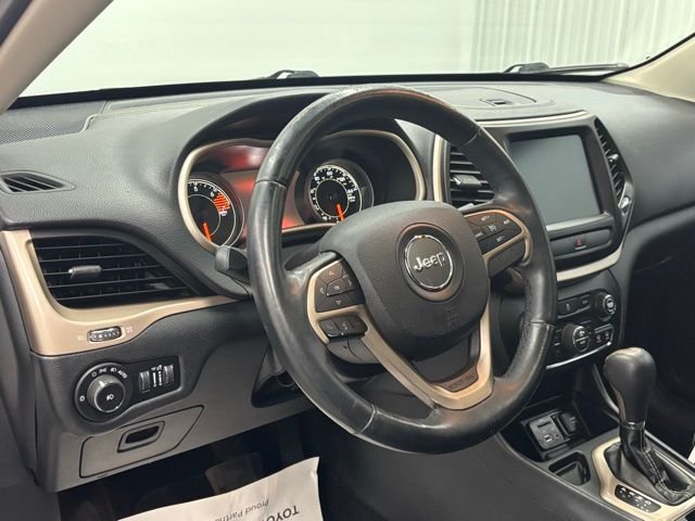 Used 2016 White Jeep Limited image 16