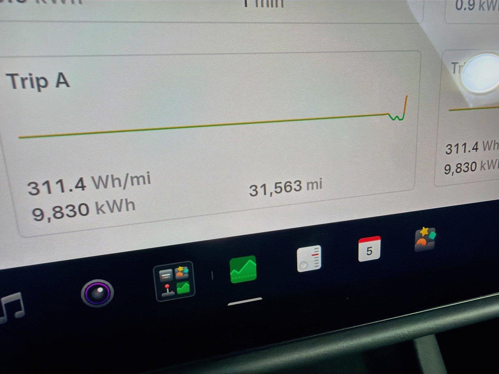 Used 2023  Tesla  image 12