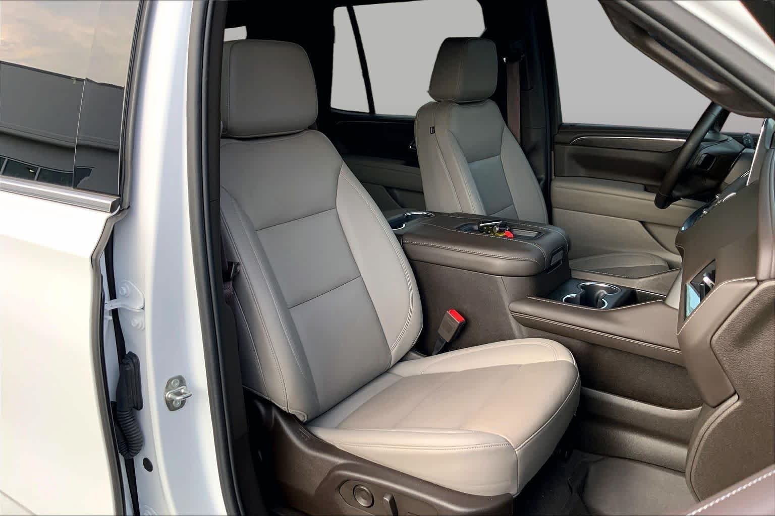 Used 2023 Summit White Chevrolet LT image 17