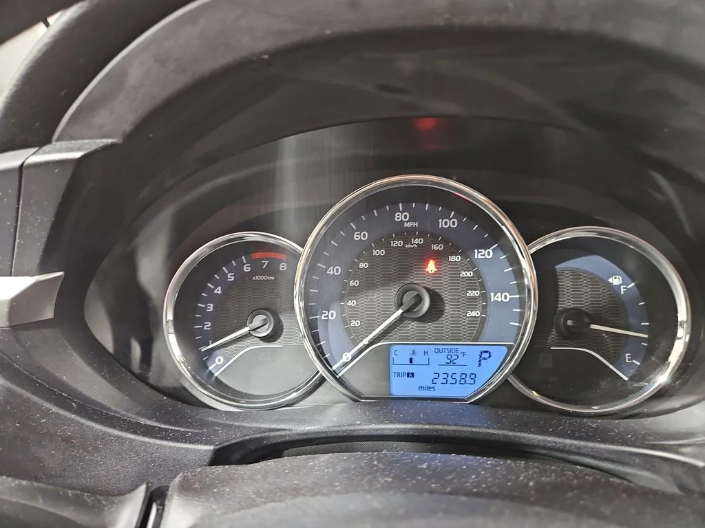 Used 2016 Gray Toyota LE image 16