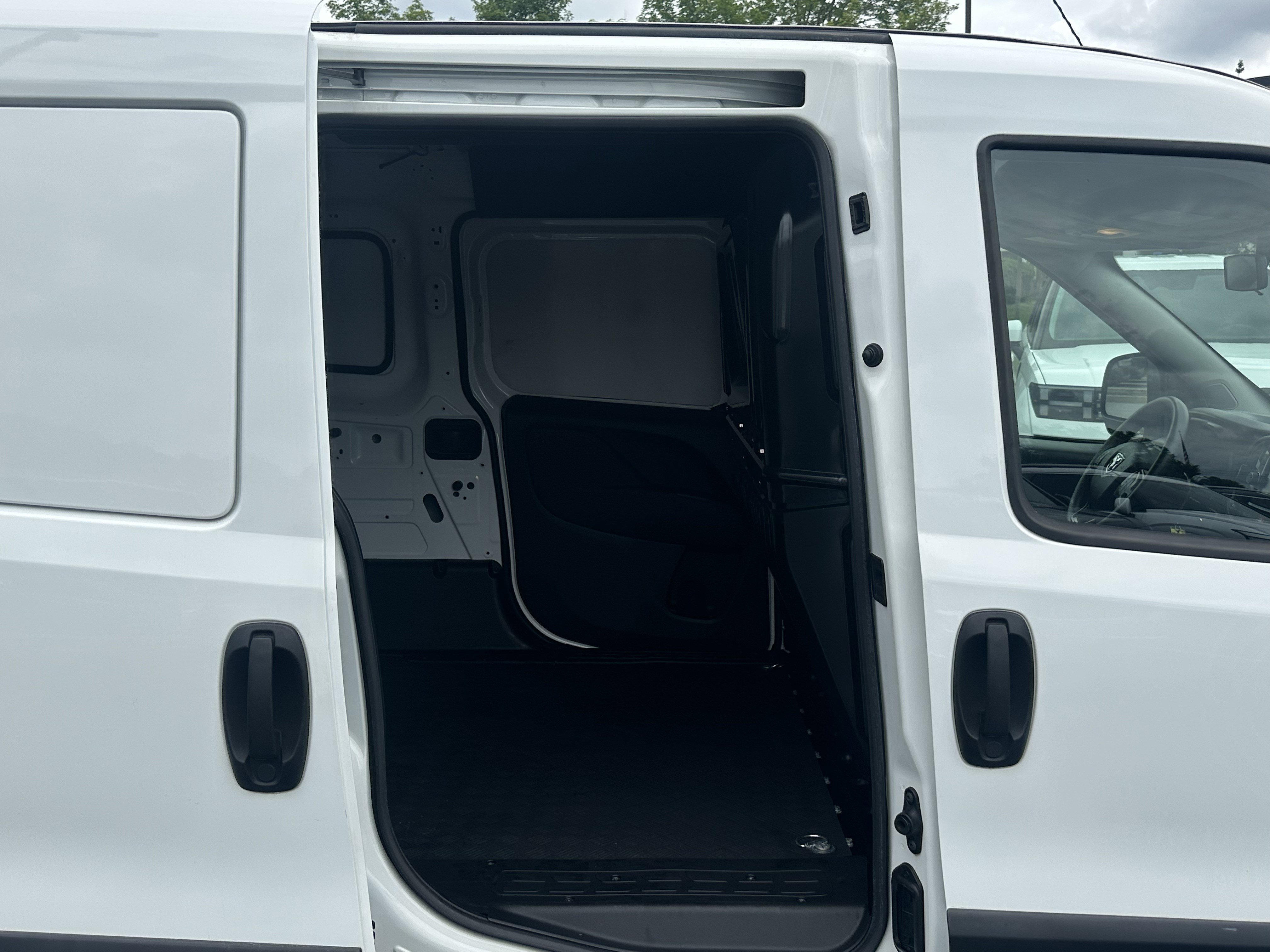 Used 2022 Bright White Ram Tradesman image 15