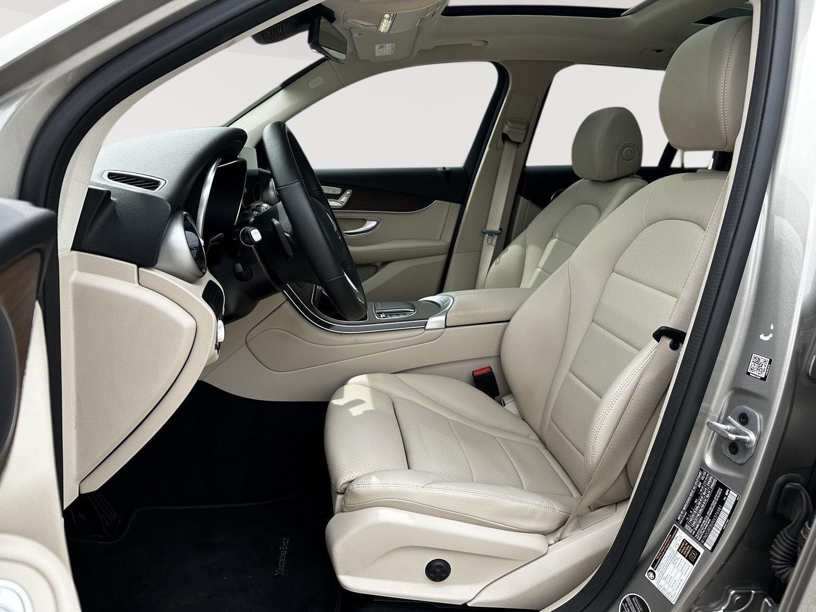 2022 Mercedes-Benz GLC GLC300 - Photo 7