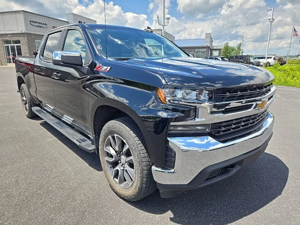 Used 2020 Black Chevrolet LT image 2