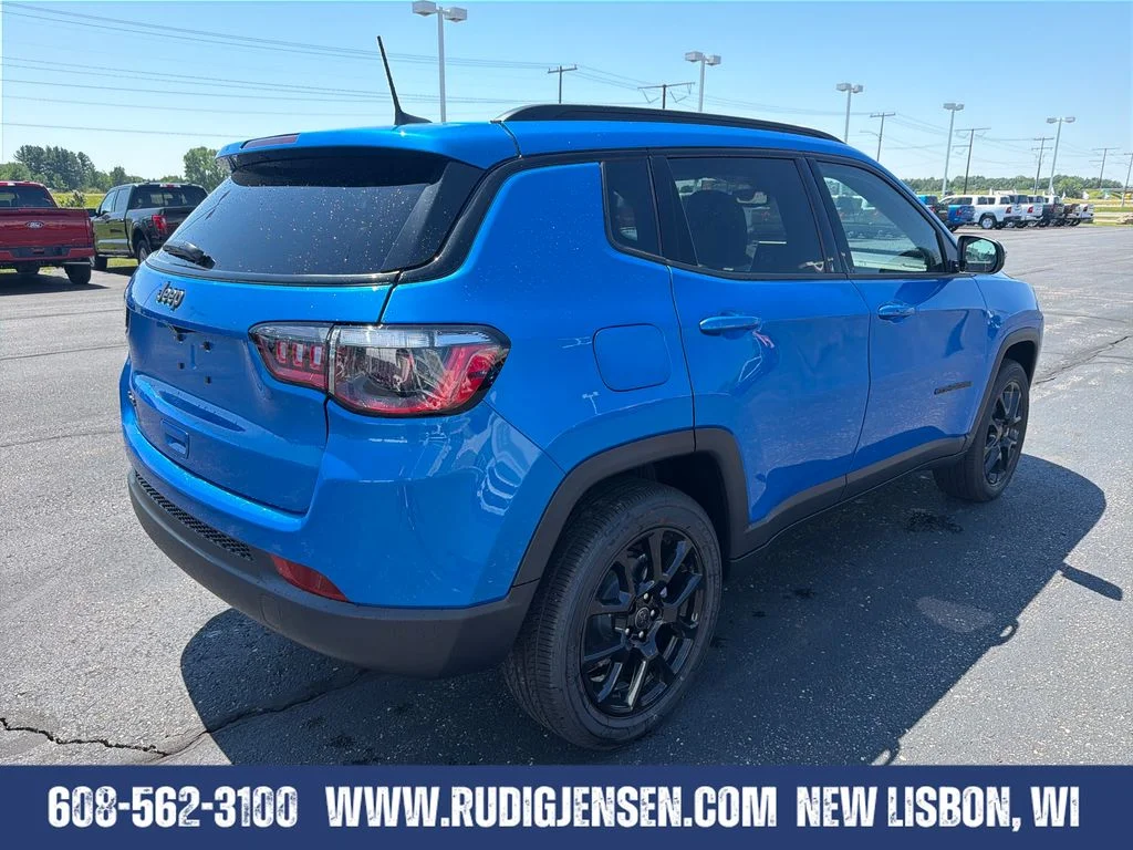 New 2026 Hydro Blue Pearlcoat Jeep Latitude image 5
