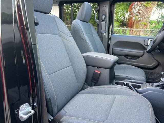 2025 Jeep Wrangler 4-Door Willys - Photo 23
