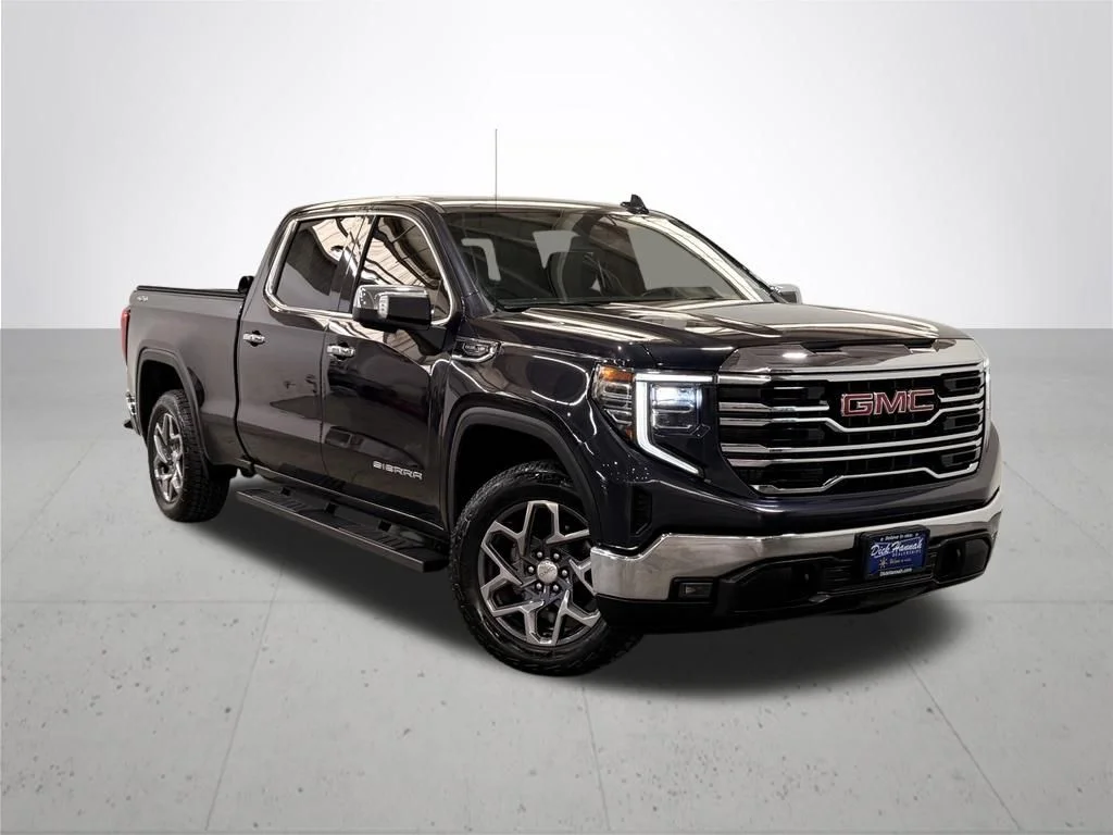 Used 2022 Silver GMC SLT image 7