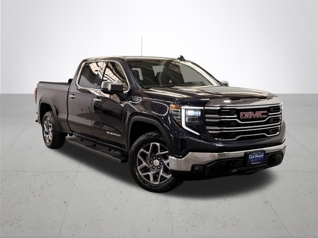 Used 2022 Titanium GMC SLT image 7