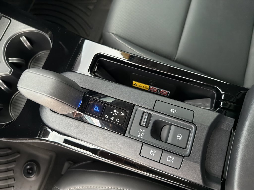2025 Toyota Prius Limited - Photo 23