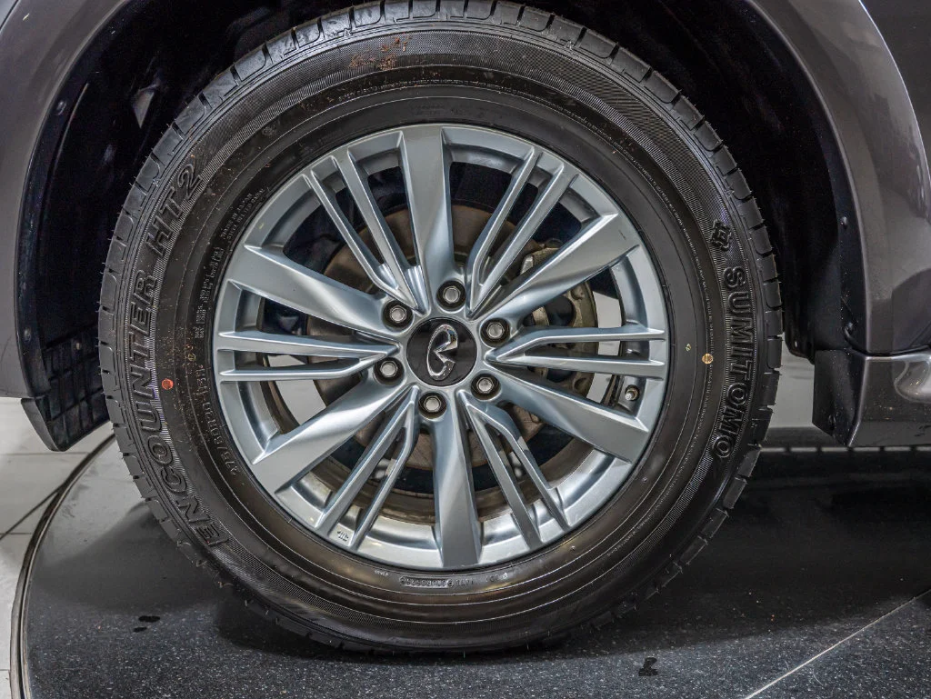 Used 2024 Anthracite Gray INFINITI LUXE image 13