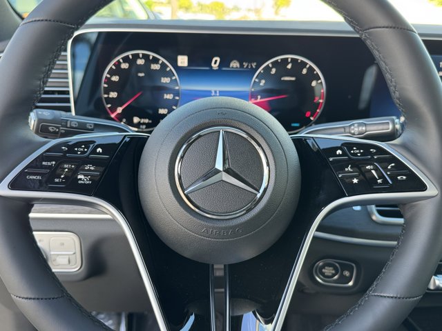 New 2026 MANUFAKTUR Moonlight White Magno Mercedes-Benz GLE 350 image 11