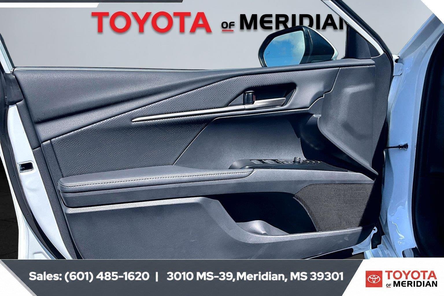 Used 2026 Wind Chill Pearl Toyota XSE image 17