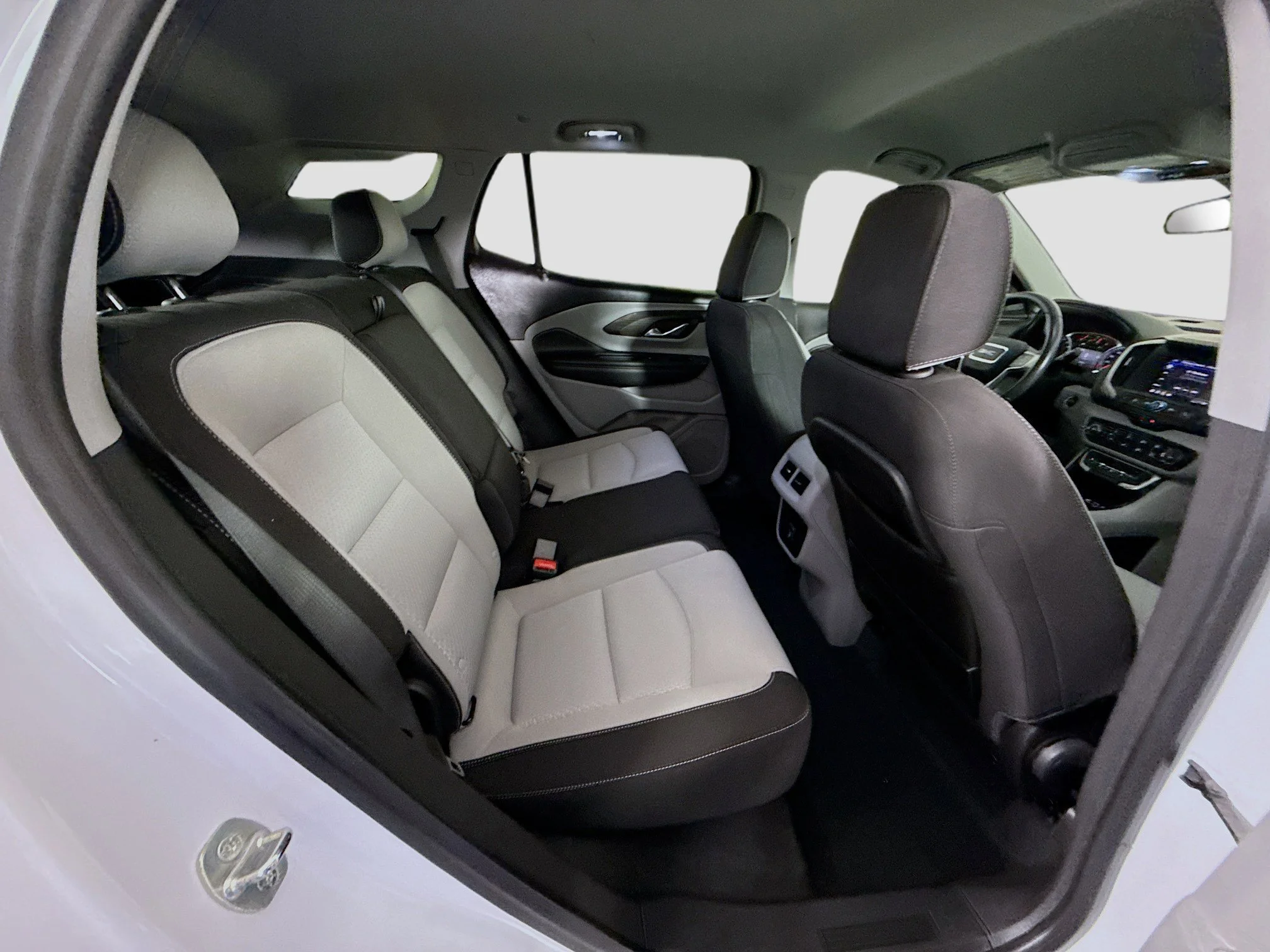 Used 2022 Summit White GMC SLE image 23